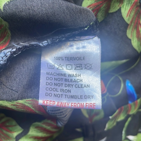 V.H.O men's short sleeve button up Hawaiian shirt parrot print size Small - Picture 6 of 7